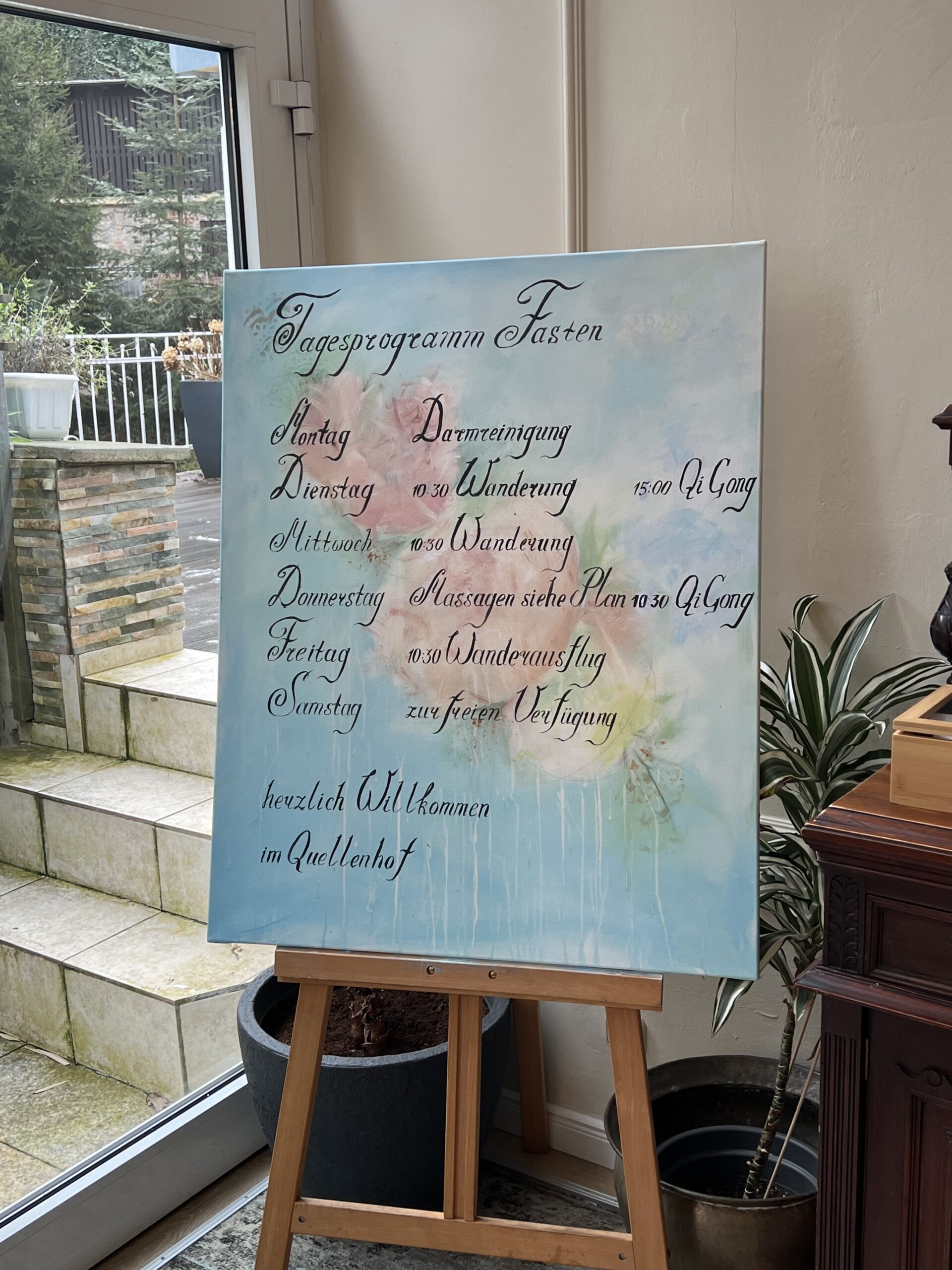 Aushang im Hotel zum Tagesprogramm Fasten. Montag Darmreinigung Dienstag 10:30 Wanderung 15:00 Qi Gong Mittwoch 10:30 Wanderung Donnerstag Massage siehe Plan 10:30 Qi Gong Freitag 10:30 Wanderausflug Samstag zur freien Verfügung herzlich Willkommen im Quellenhof